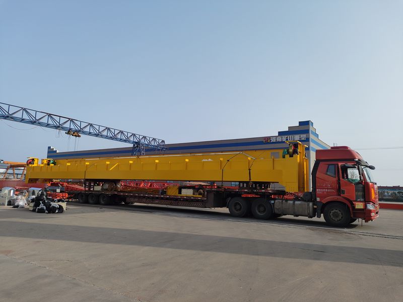 通用橋式起重機(jī)  QD32/5t—25.5m  制作完成，發(fā)往河南洛陽(yáng)交付客戶使用