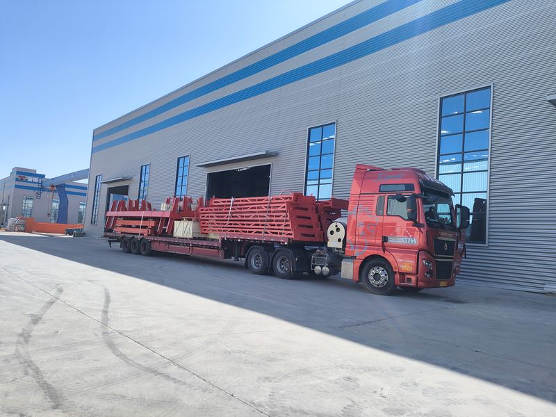 電動(dòng)葫蘆門(mén)式起重機(jī) 4臺(tái) MHxh10t—8m    2臺(tái) MHxh5t—8m      2臺(tái) 制作完成，出口哈薩克斯坦交付客戶使用